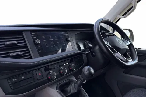 DE74BLJ Volkswagen Transporter 2.0 TDI 110 Highline Van Thumbnail #15
