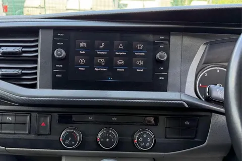 DE74BLJ Volkswagen Transporter 2.0 TDI 110 Highline Van Thumbnail #17