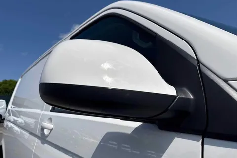 DE74BLJ Volkswagen Transporter 2.0 TDI 110 Highline Van Thumbnail #25