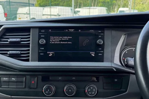 DE74BLJ Volkswagen Transporter 2.0 TDI 110 Highline Van Thumbnail #43