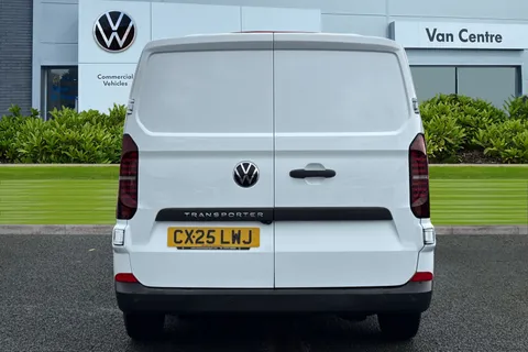 CX25LWJ Volkswagen Transporter 2.0 TDI T28 Commerce Plus FWD SWB Euro 6 (s/s) 5dr Thumbnail #4