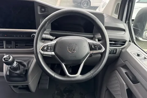 CX25LWJ Volkswagen Transporter 2.0 TDI T28 Commerce Plus FWD SWB Euro 6 (s/s) 5dr Thumbnail #17