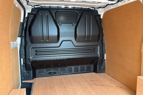 CX25LWJ Volkswagen Transporter 2.0 TDI T28 Commerce Plus FWD SWB Euro 6 (s/s) 5dr Thumbnail #25