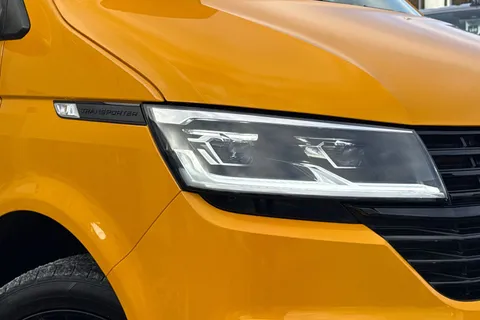 RO73LCL Volkswagen Transporter 2.0 TDI 150 Highline Camper King 4 Berth Camper Conversion DSG Auto Thumbnail #29