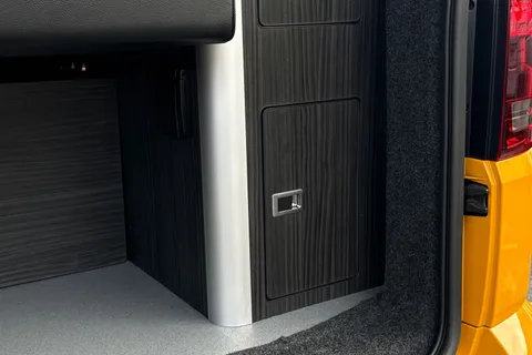 RO73LCL Volkswagen Transporter 2.0 TDI 150 Highline Camper King 4 Berth Camper Conversion DSG Auto Thumbnail #43