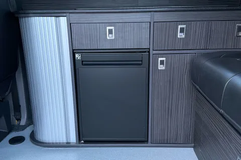 RO73LCL Volkswagen Transporter 2.0 TDI 150 Highline Camper King 4 Berth Camper Conversion DSG Auto Thumbnail #47