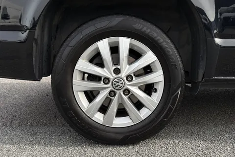 DG74CYV Volkswagen Transporter 2.0 TDI 110 Highline Van Thumbnail #11