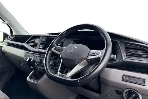 DG74CYV Volkswagen Transporter 2.0 TDI 110 Highline Van Thumbnail #14