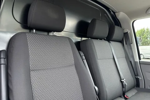 DG74CYV Volkswagen Transporter 2.0 TDI 110 Highline Van Thumbnail #24