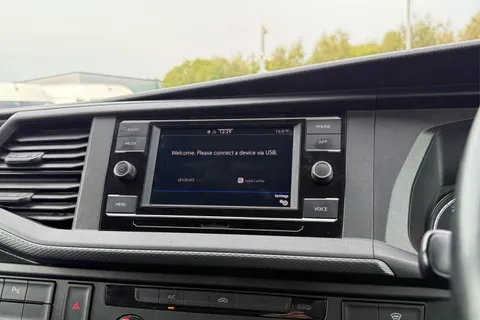 DG74CYV Volkswagen Transporter 2.0 TDI 110 Highline Van Thumbnail #49