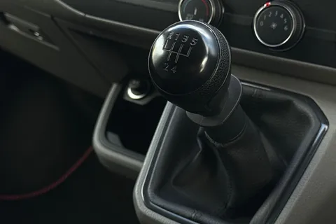 RK22UXC Volkswagen Transporter 2.0 TDI 110 Highline Camper King 4 Berth Camper Conversion Thumbnail #23