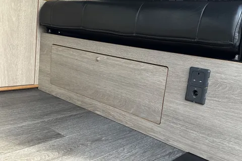 RK22UXC Volkswagen Transporter 2.0 TDI 110 Highline Camper King 4 Berth Camper Conversion Thumbnail #43