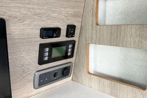 RK22UXC Volkswagen Transporter 2.0 TDI 110 Highline Camper King 4 Berth Camper Conversion Thumbnail #46