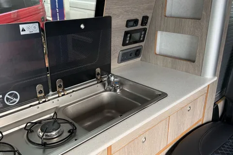 RK22UXC Volkswagen Transporter 2.0 TDI 110 Highline Camper King 4 Berth Camper Conversion Thumbnail #47
