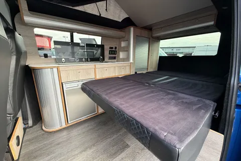 RK22UXC Volkswagen Transporter 2.0 TDI 110 Highline Camper King 4 Berth Camper Conversion Thumbnail #50
