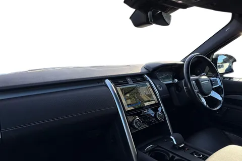 9 of 66 for Land Rover Discovery 3.0 D300 MHEV R-Dynamic HSE Auto 4WD Euro 6 (s/s) 5dr