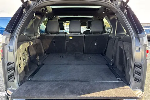 10 of 66 for Land Rover Discovery 3.0 D300 MHEV R-Dynamic HSE Auto 4WD Euro 6 (s/s) 5dr