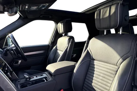 11 of 66 for Land Rover Discovery 3.0 D300 MHEV R-Dynamic HSE Auto 4WD Euro 6 (s/s) 5dr