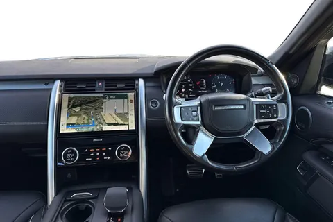 13 of 66 for Land Rover Discovery 3.0 D300 MHEV R-Dynamic HSE Auto 4WD Euro 6 (s/s) 5dr