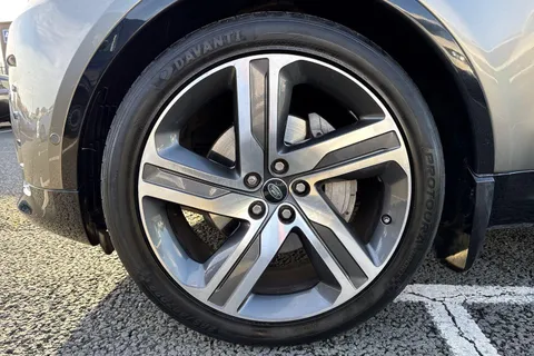 23 of 66 for Land Rover Discovery 3.0 D300 MHEV R-Dynamic HSE Auto 4WD Euro 6 (s/s) 5dr