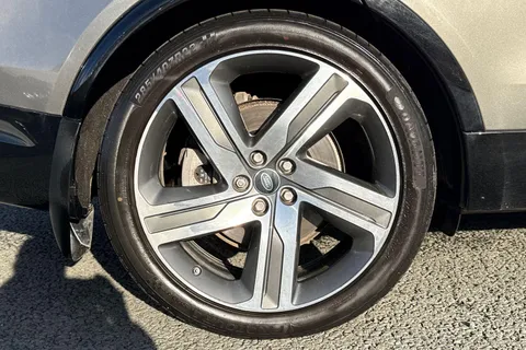 24 of 66 for Land Rover Discovery 3.0 D300 MHEV R-Dynamic HSE Auto 4WD Euro 6 (s/s) 5dr