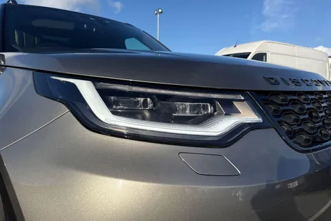 33 of 66 for Land Rover Discovery 3.0 D300 MHEV R-Dynamic HSE Auto 4WD Euro 6 (s/s) 5dr