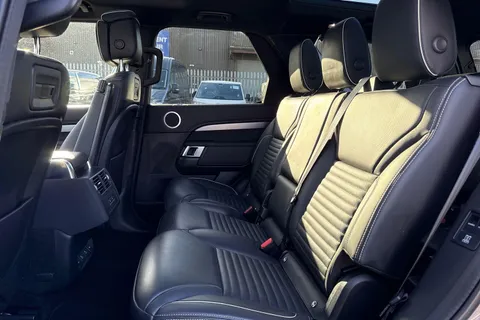 37 of 66 for Land Rover Discovery 3.0 D300 MHEV R-Dynamic HSE Auto 4WD Euro 6 (s/s) 5dr