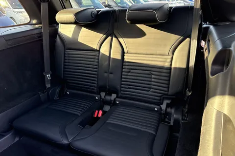 42 of 66 for Land Rover Discovery 3.0 D300 MHEV R-Dynamic HSE Auto 4WD Euro 6 (s/s) 5dr