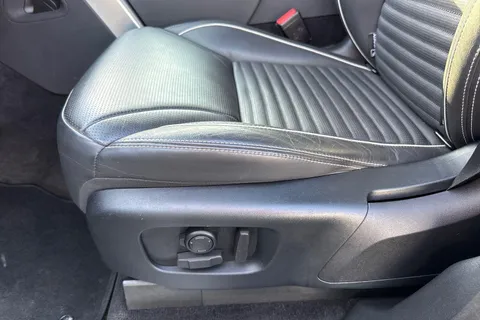 43 of 66 for Land Rover Discovery 3.0 D300 MHEV R-Dynamic HSE Auto 4WD Euro 6 (s/s) 5dr