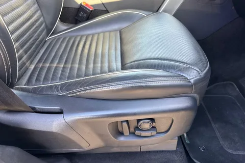 45 of 66 for Land Rover Discovery 3.0 D300 MHEV R-Dynamic HSE Auto 4WD Euro 6 (s/s) 5dr