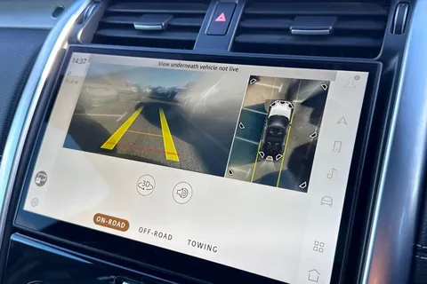 55 of 66 for Land Rover Discovery 3.0 D300 MHEV R-Dynamic HSE Auto 4WD Euro 6 (s/s) 5dr