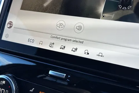 57 of 66 for Land Rover Discovery 3.0 D300 MHEV R-Dynamic HSE Auto 4WD Euro 6 (s/s) 5dr