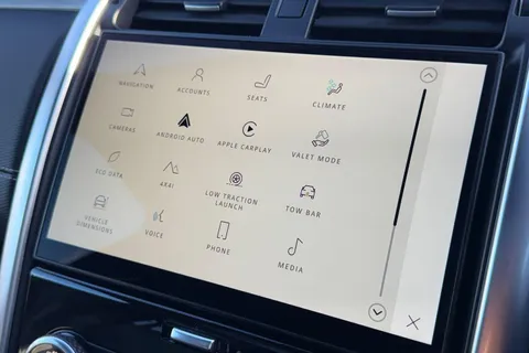 60 of 66 for Land Rover Discovery 3.0 D300 MHEV R-Dynamic HSE Auto 4WD Euro 6 (s/s) 5dr