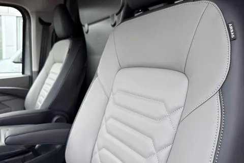 BT75MFO Volkswagen Transporter 2.0 TDI 150 Commerce Pro Van Automatic Thumbnail #13