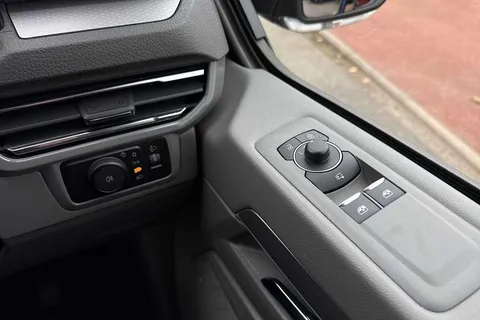 BG75UOL Volkswagen Transporter 2.0 TDI 110 Commerce Pro Van-2 Seats Thumbnail #17