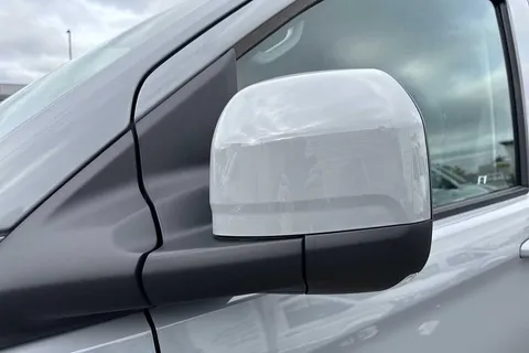 BT75MFO Volkswagen Transporter 2.0 TDI 150 Commerce Pro Van Automatic Thumbnail #34