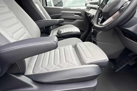 BG75UOL Volkswagen Transporter 2.0 TDI 110 Commerce Pro Van-2 Seats Thumbnail #43