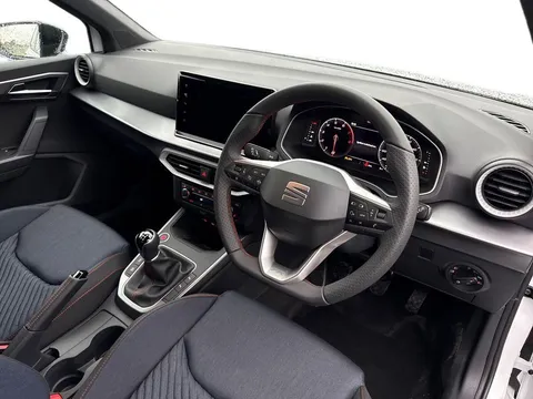 DA75CYK SEAT Arona 1.0 TSI FR Black Edition Euro 6 (s/s) 5dr Thumbnail #8