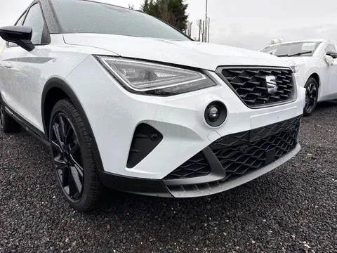 DA75CYK SEAT Arona 1.0 TSI FR Black Edition Euro 6 (s/s) 5dr Thumbnail #17