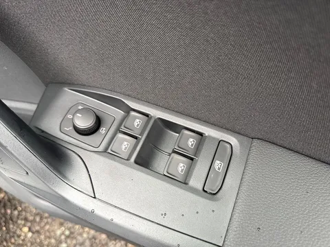 DA75CYK SEAT Arona 1.0 TSI FR Black Edition Euro 6 (s/s) 5dr Thumbnail #18