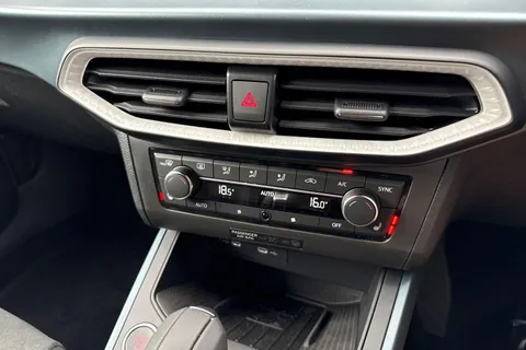 DK75VLE SEAT Arona 1.0 TSI XPERIENCE Lux DSG Euro 6 (s/s) 5dr Thumbnail #19