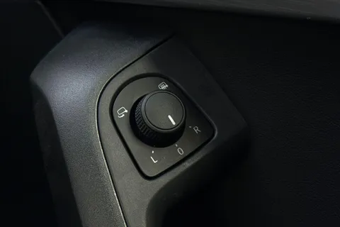 DK75VLZ SEAT Ateca 1.5 TSI EVO FR Sport DSG Euro 6 (s/s) 5dr Thumbnail #39