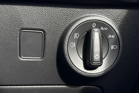 DK75VLZ SEAT Ateca 1.5 TSI EVO FR Sport DSG Euro 6 (s/s) 5dr Thumbnail #40