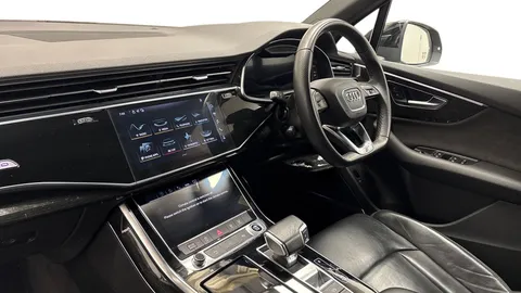 YL22OFR Audi Q7 Black Edition 55 TFSI quattro 340 PS tiptronic Thumbnail #4