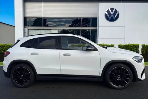 KS23NNG Mercedes-Benz Gla 1.3 GLA200 AMG Line Night Edition (Premium Plus) 7G-DCT Euro 6 (s/s) 5dr Thumbnail #3
