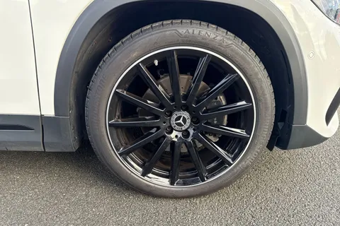 KS23NNG Mercedes-Benz Gla 1.3 GLA200 AMG Line Night Edition (Premium Plus) 7G-DCT Euro 6 (s/s) 5dr Thumbnail #9