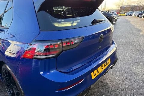 CX75RWU Volkswagen Golf 2.0 TSI 333 R Black Edition 4M DSG ⭐Leather, Sunroof, DCC, Akrapovic, Heads Thumbnail #8