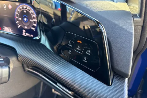 CX75RWU Volkswagen Golf 2.0 TSI 333 R Black Edition 4M DSG ⭐Leather, Sunroof, DCC, Akrapovic, Heads Thumbnail #38