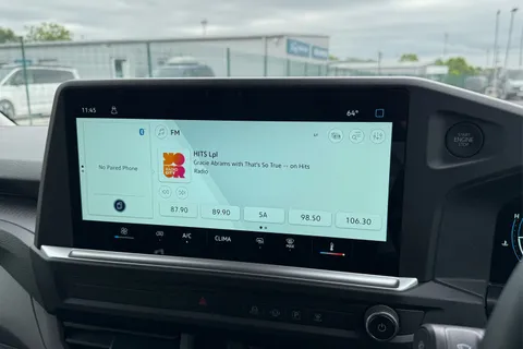 DG25EFC Volkswagen Transporter 2.0 TDI 150 Commerce Plus Van Thumbnail #48