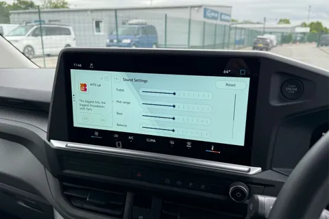 DG25EFC Volkswagen Transporter 2.0 TDI 150 Commerce Plus Van Thumbnail #49